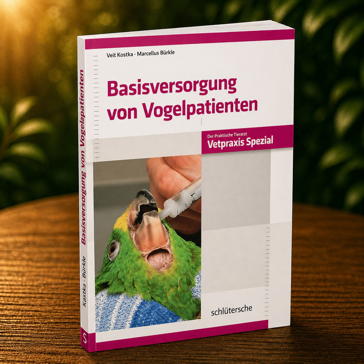 Bücher und Tassen